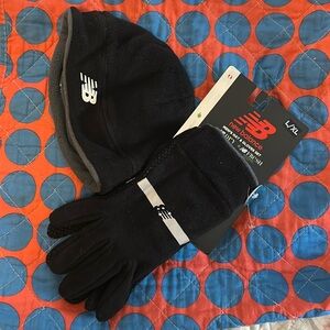 NWT New balance running hat and gloves set with reflective logos